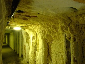 Wieliczka,_Solné_doly,_vrstvy_soli